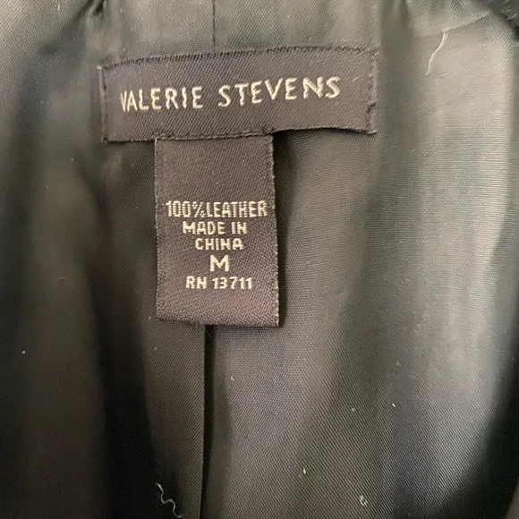 Valerie Stevens Womans Black leather Jacket 
Size M
Never worn. - Picture 3 of 4